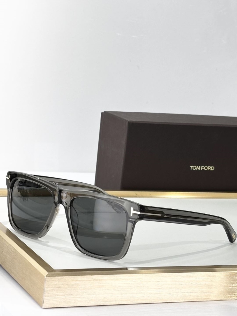 TOM FORD